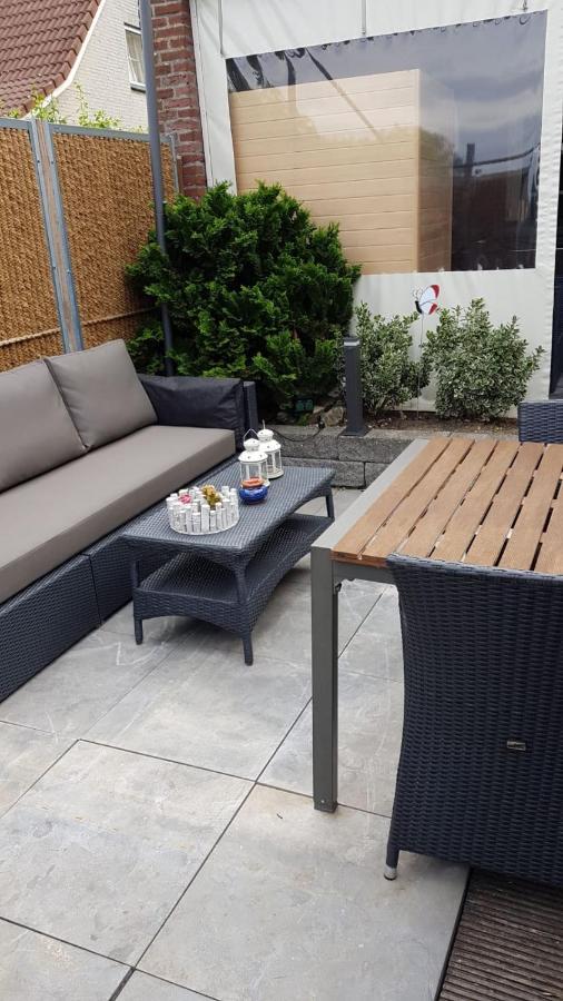 Het Gildehuis Met Sauna En Jacuzzi Stevensweert Esterno foto