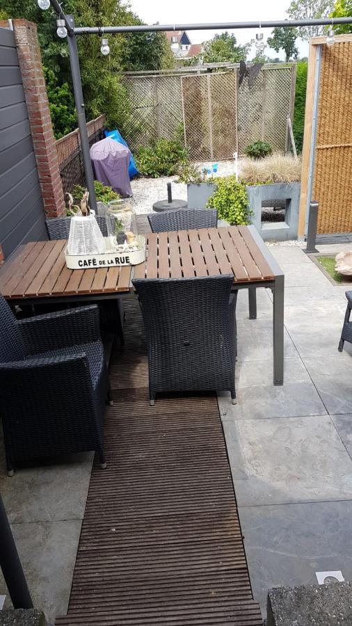 Het Gildehuis Met Sauna En Jacuzzi Stevensweert Esterno foto