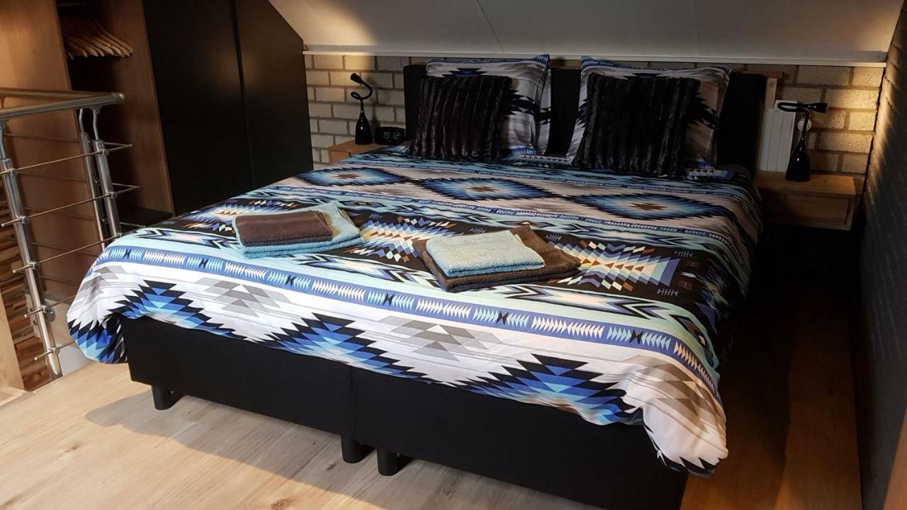 Het Gildehuis Met Sauna En Jacuzzi Stevensweert Esterno foto