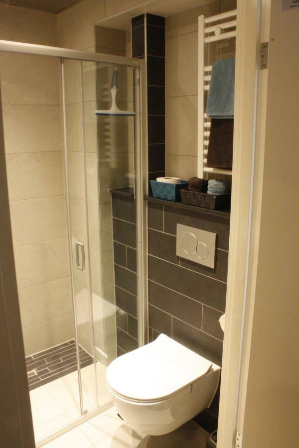 Het Gildehuis Met Sauna En Jacuzzi Stevensweert Esterno foto